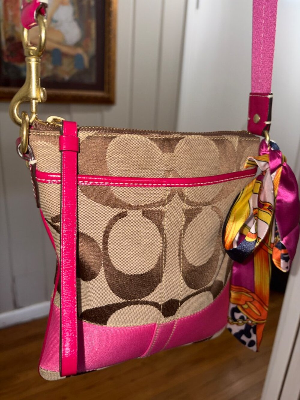 COACH CLASSIC KISSING C'S CANVAS CROSSBODY WITH PINK STRIPE ACCENT - LIKE NEW - Picture 2 of 5